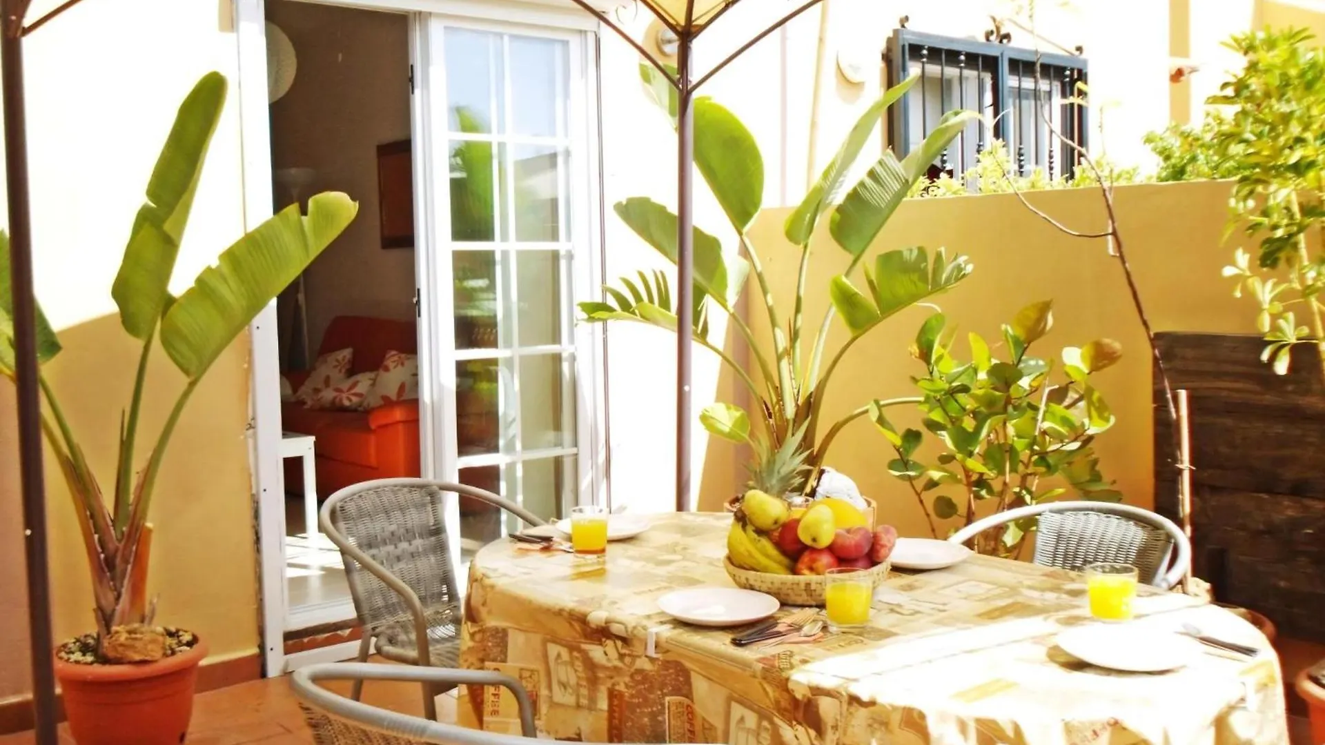 Gepflegtes Ferienhaus In Teneriffas Sonnigem Sueden Las Galletas Spain